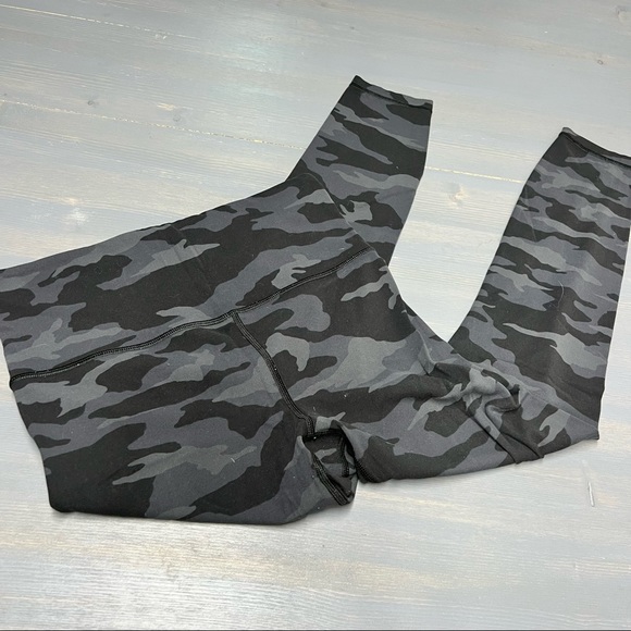 Athleta Elation Camo 7/8 Tight - Picture 2 of 5
